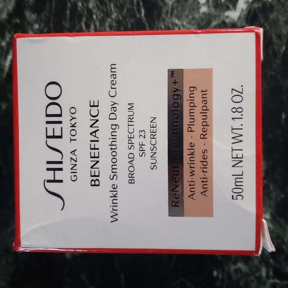 Shiseido Benefiance Wrinkle Smoothing  Day Cream 1.8 OZ + Red Bag - Picture 2 of 9